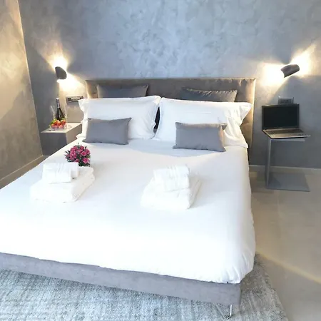 Suite28 *