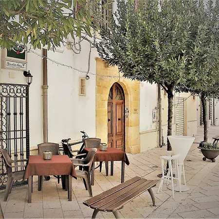 Suite28 برينديسي