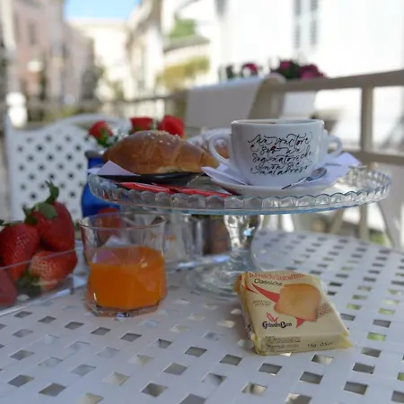 Suite28 * برينديسي