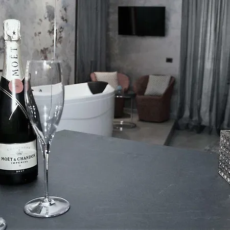 Suite28 برينديسي